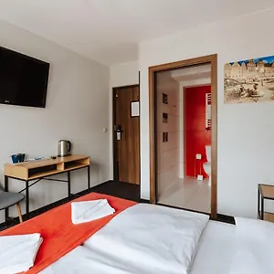 https://boogie-hostel-deluxe.hotelswroclaw.com